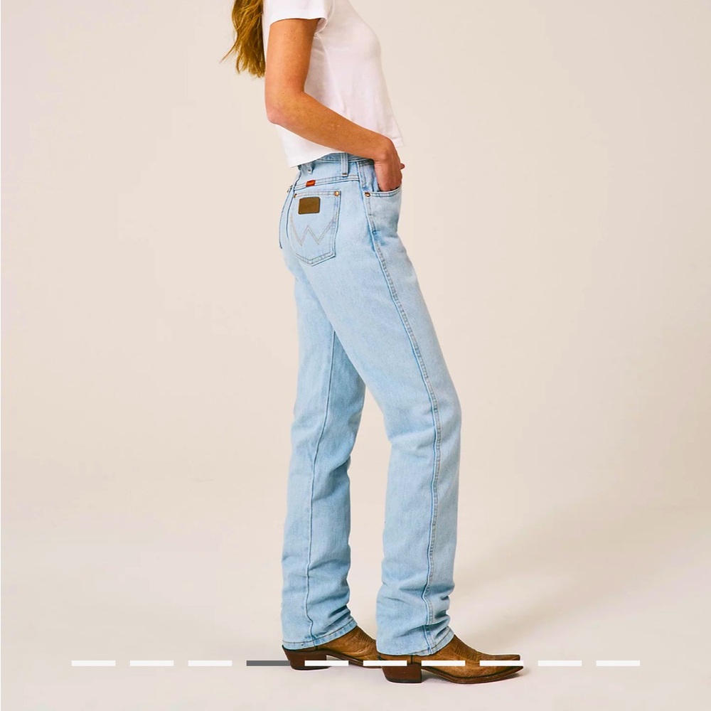 Women’s Cowboy Cut Wranglers